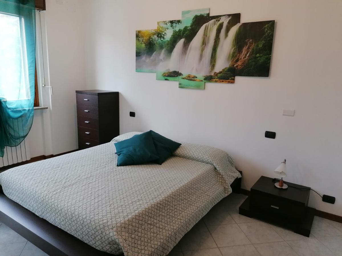 Accogliente Bilocale Appartement Novara Buitenkant foto