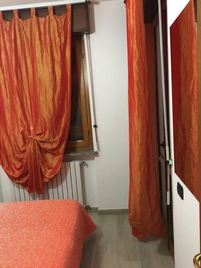 Accogliente Bilocale Appartement Novara Buitenkant foto