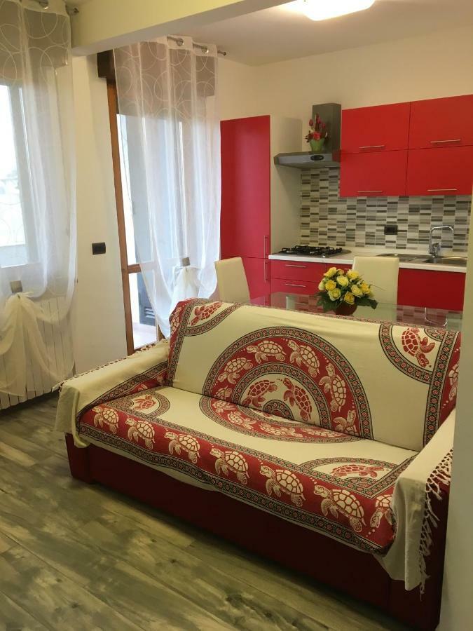 Accogliente Bilocale Appartement Novara Buitenkant foto