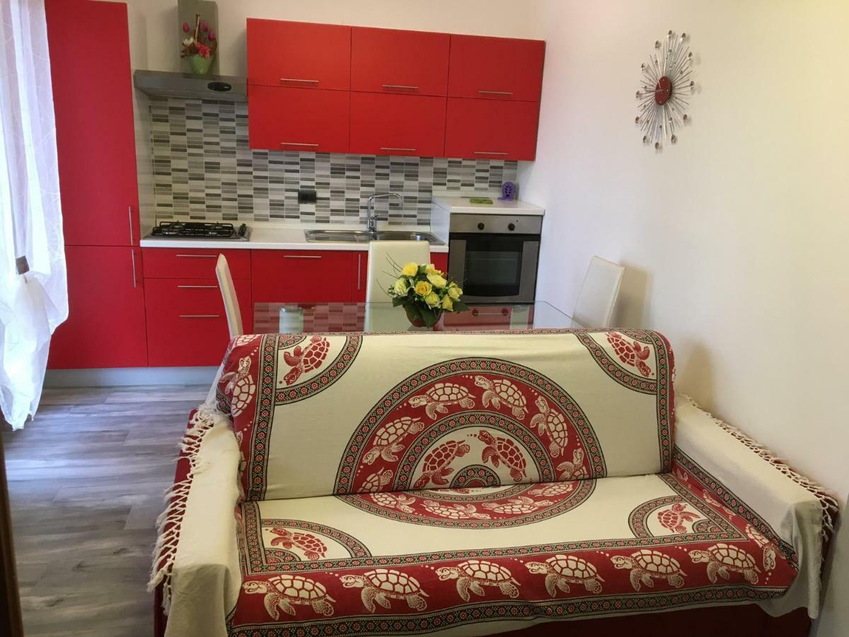 Accogliente Bilocale Appartement Novara Buitenkant foto