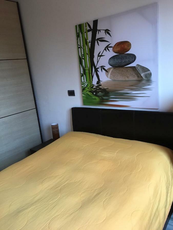 Accogliente Bilocale Appartement Novara Buitenkant foto
