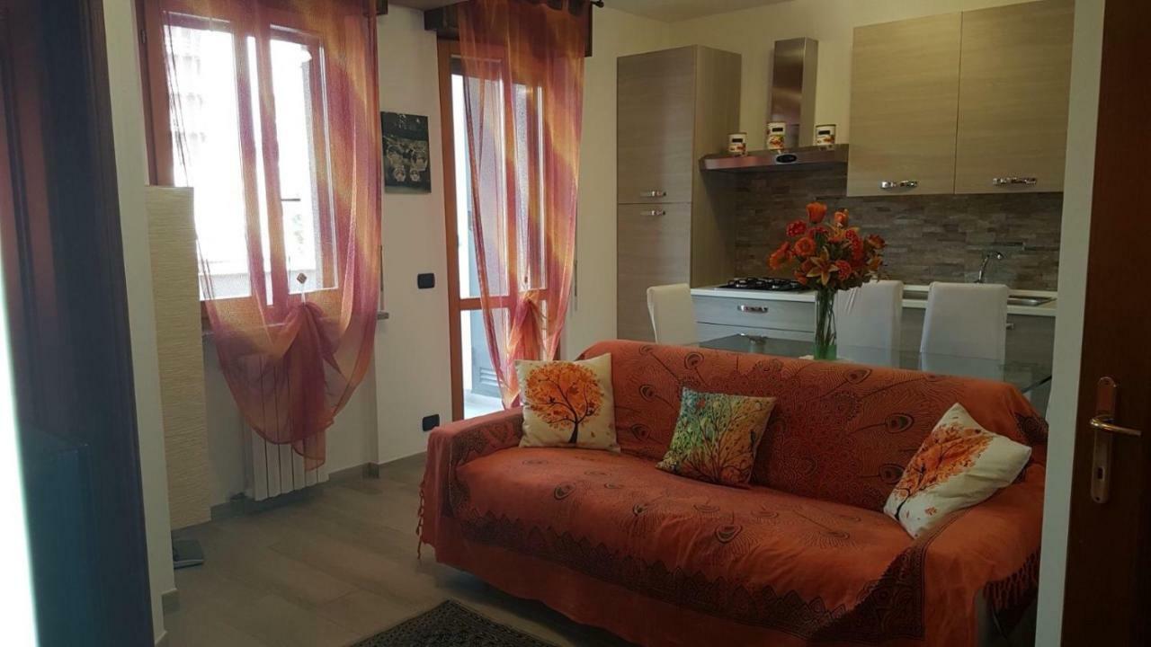 Accogliente Bilocale Appartement Novara Buitenkant foto