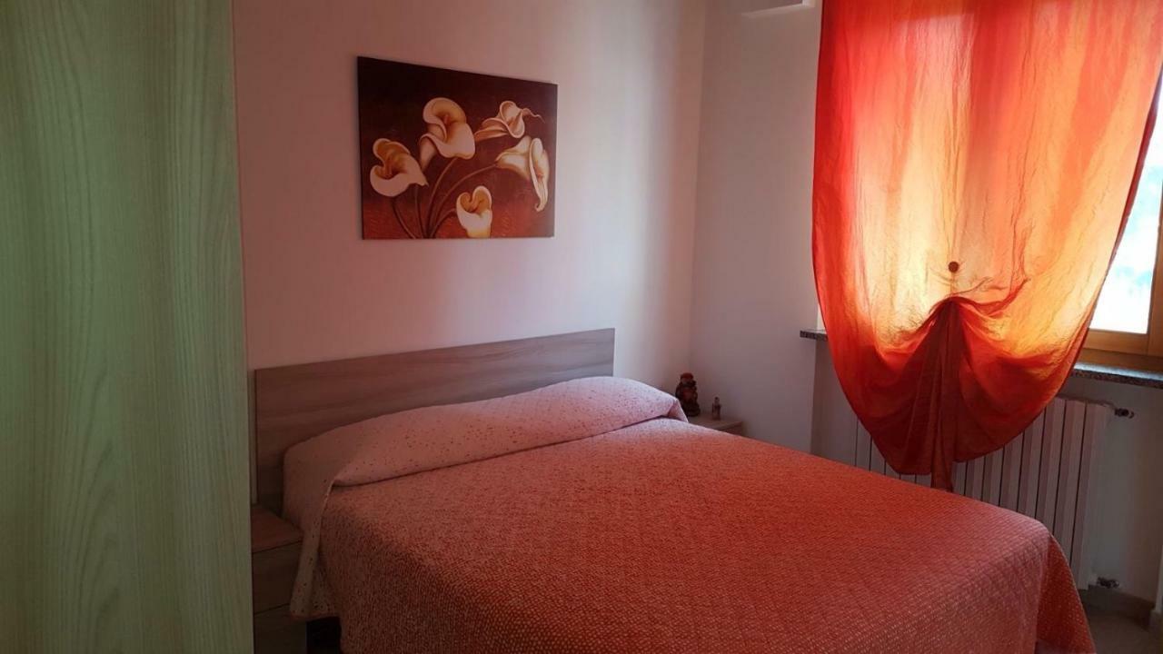 Accogliente Bilocale Appartement Novara Buitenkant foto